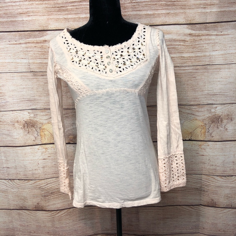 Monoreno Crochet Top